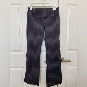 Women’s Dress pants size small. In excellent used condition.